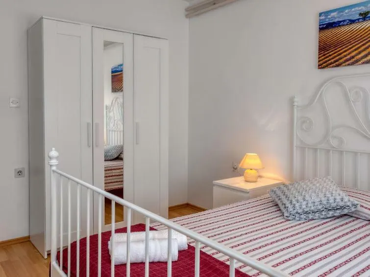 Apartments Folo Tar-Vabriga كرواتيا