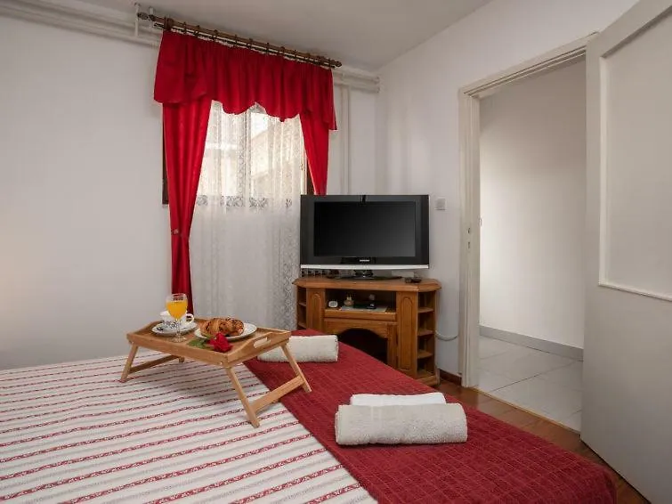 Apartments Folo Tar-Vabriga كرواتيا
